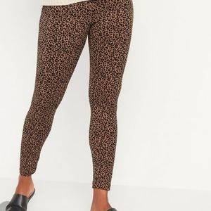 Old Navy lepoard ponte leggings Lg